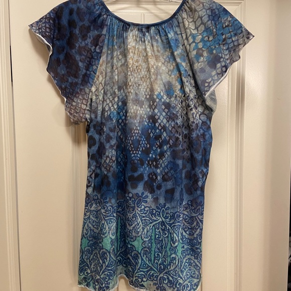 Scalloped neck top - Picture 3 of 3